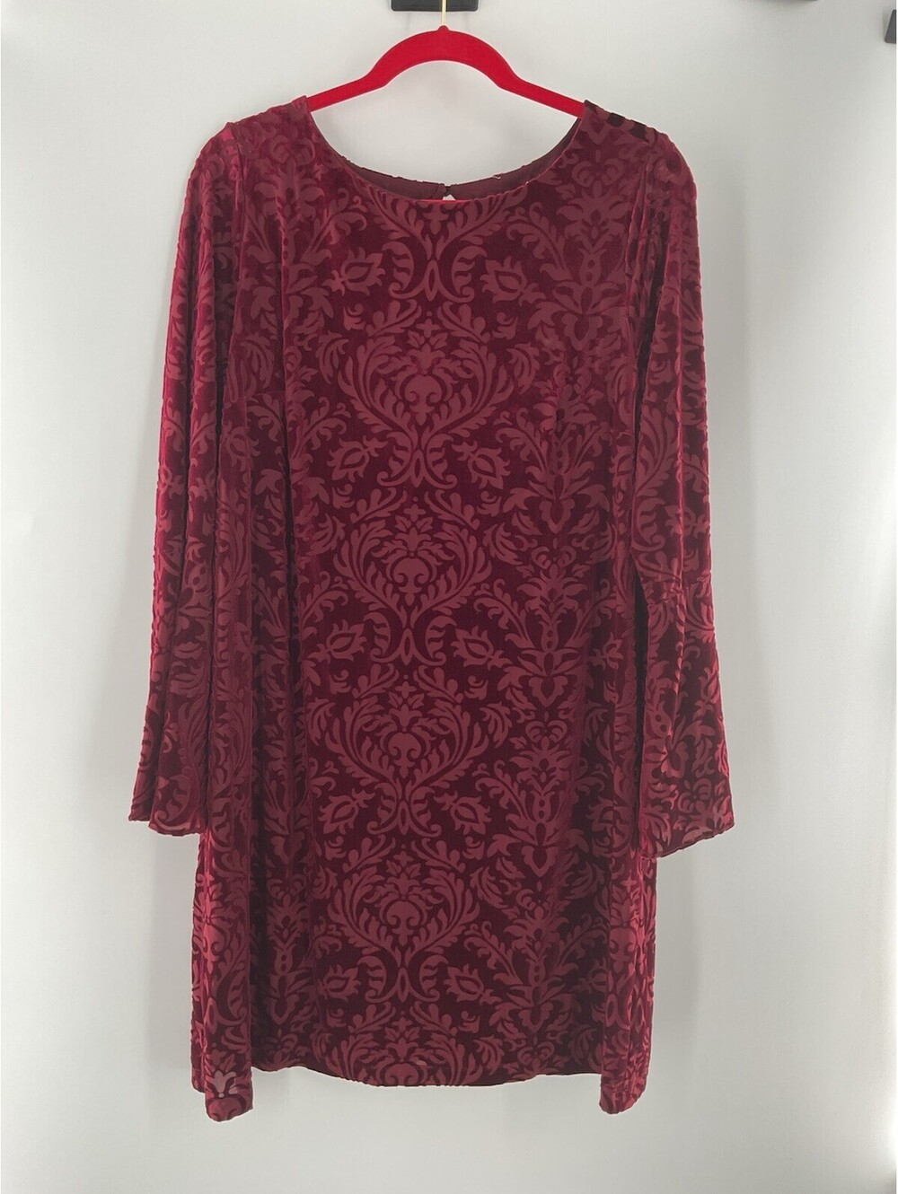 Beige By ECI Women’s burgundy dress size large velvet 029